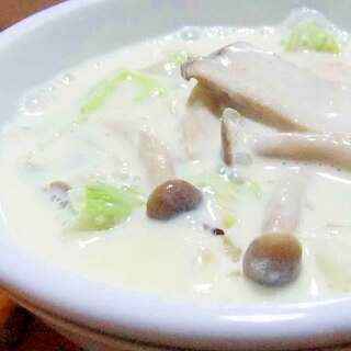 きのこと白菜の豆乳スープ